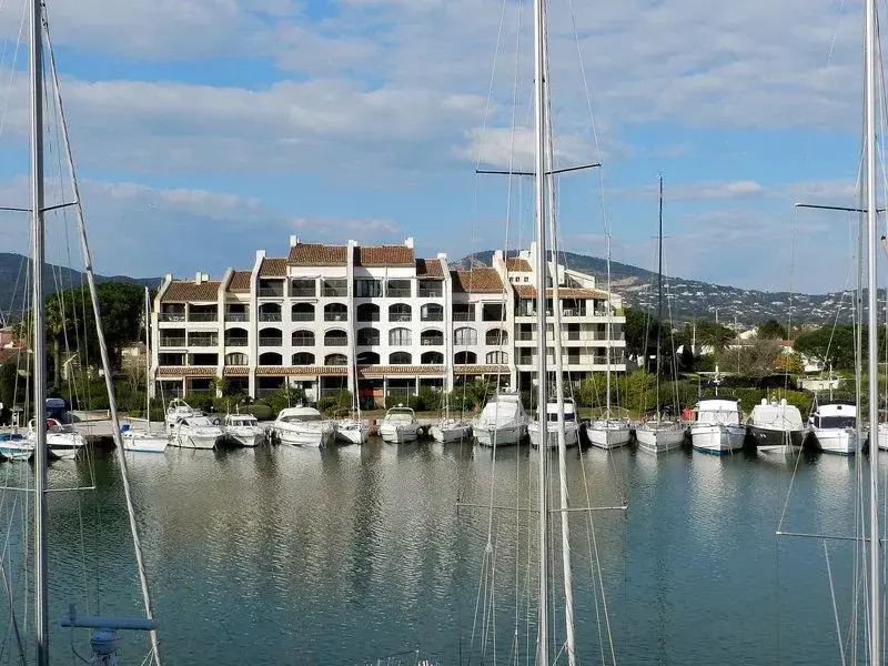 Les Cascadelles No.6