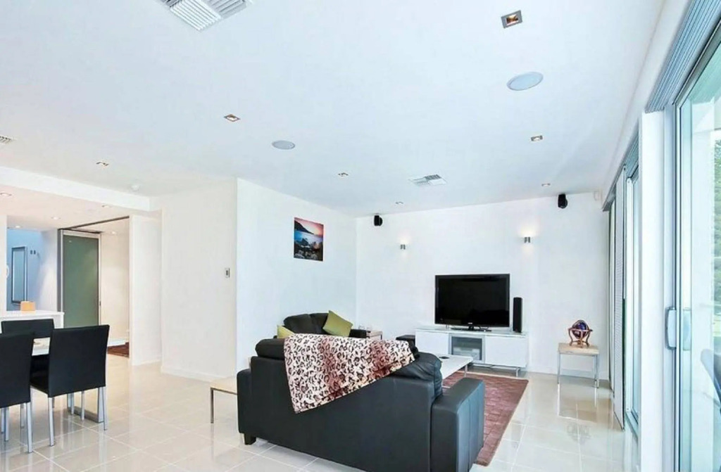 Breeze Apartments