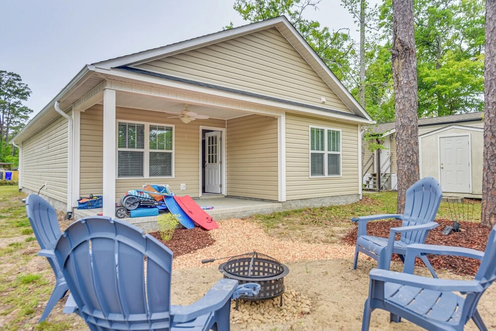 Oak Island Beach House ~ 1/2 Mi to Shore!