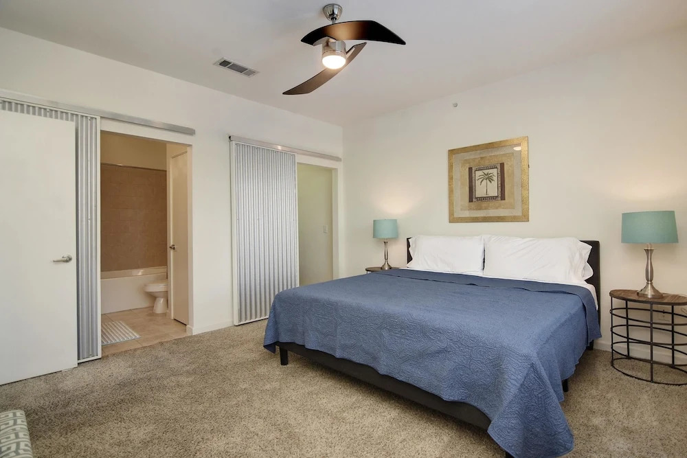 StayLo Luxury 2 Bedroom Apartment