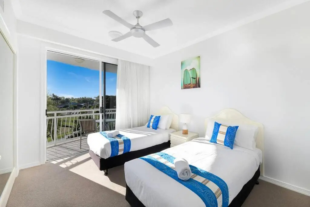 2 Bedroom Alex Unit - Ocean, Pool and Park Views