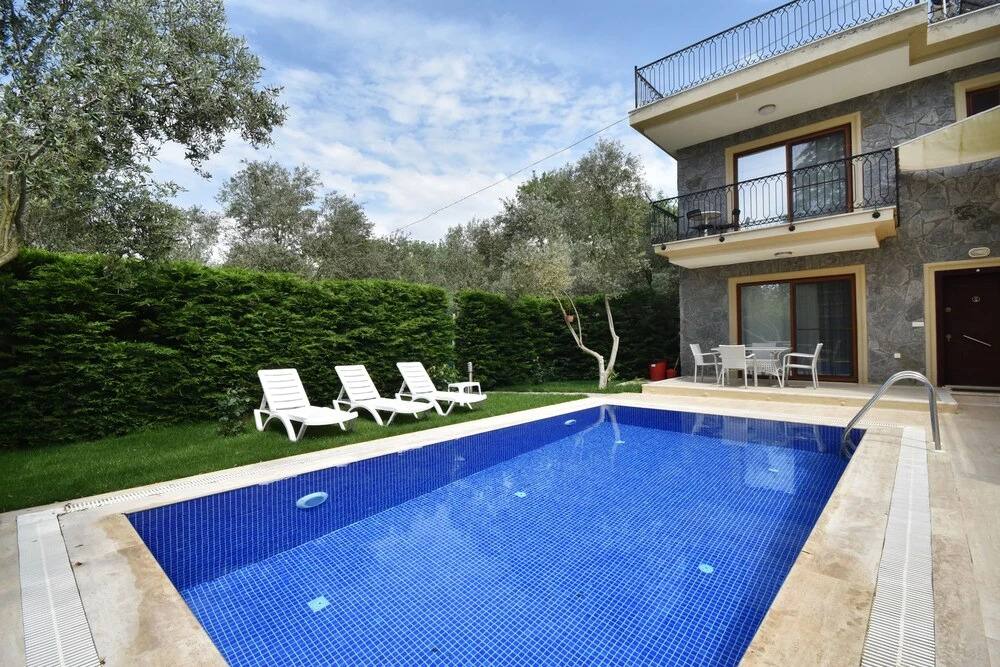 Villa Hakan 1 by Helaltatilvillari