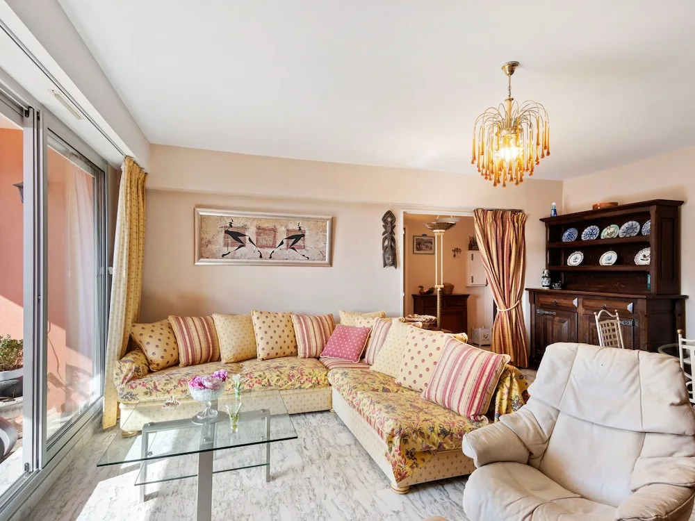 Aesthetic Apartment in Nice With Swimming Pool