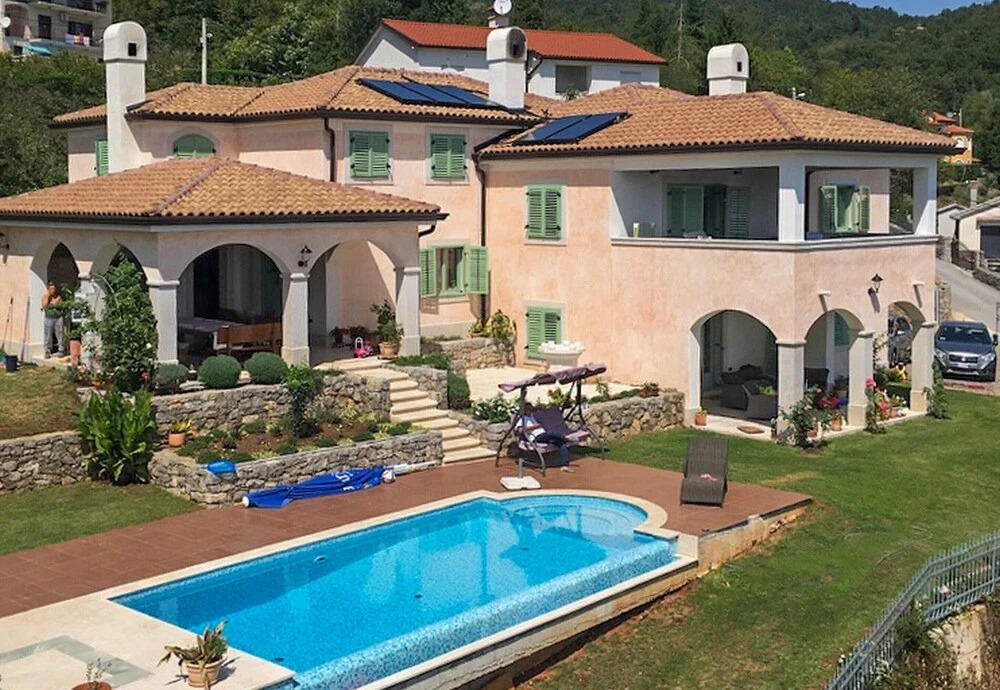 Amazing Pool & Whirlpool Villa Mirna