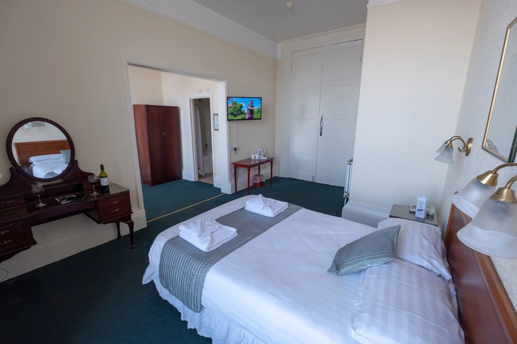 Royal Lion Hotel