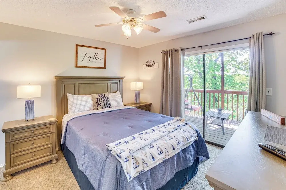 2 Mi to Silver Dollar City: Reed Springs Condo