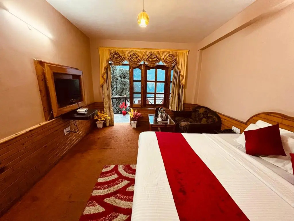 Snow Clad Riverview Hotel & Resort, Manali