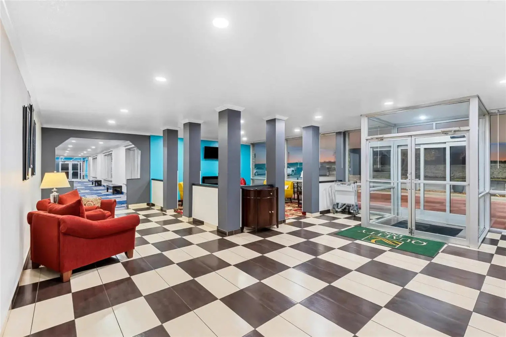 Suburban Studios Fort Dodge