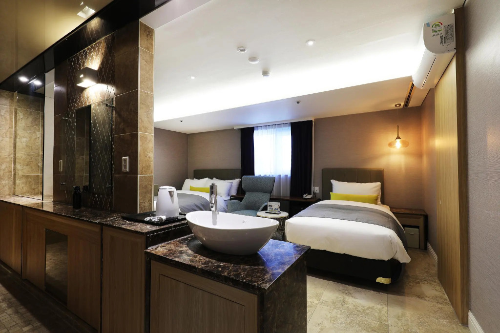 Elle Inn Hotel