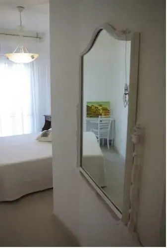 In Fondo alla Via