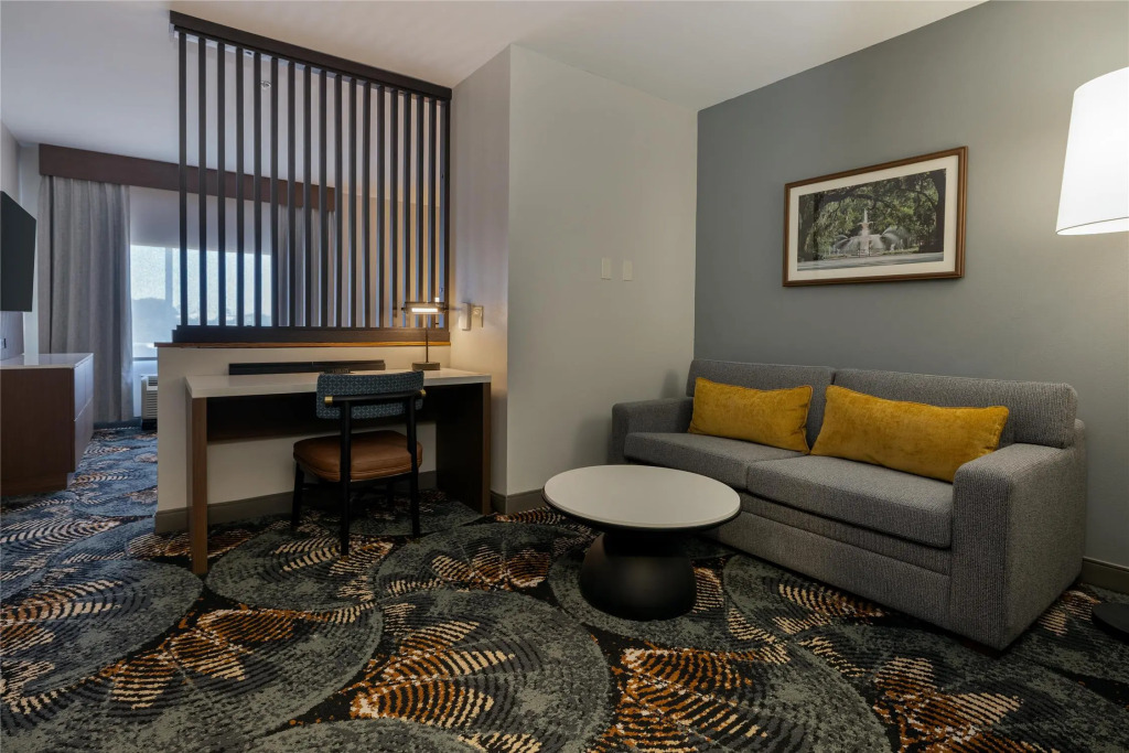DoubleTree by Hilton Hotel Savannah Airport