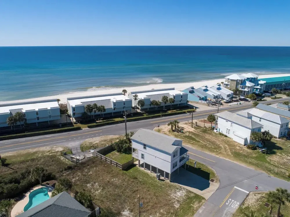 Summer Dayz - Families Love It Here, Just Across from the Beach