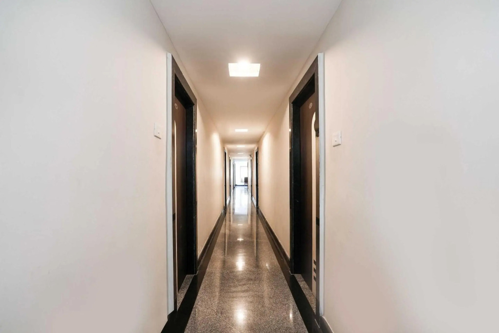 OYO 9804 Hotel SR Residency