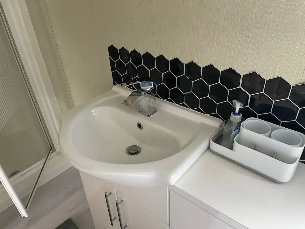 2 Bed Lodge Sleeps 5 - Pet Friendly, Wifi, Parking