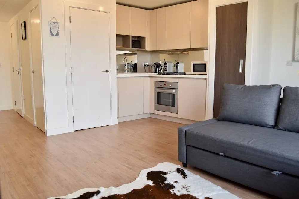 Stylish 1 Bedroom Studio Near Canary Wharf