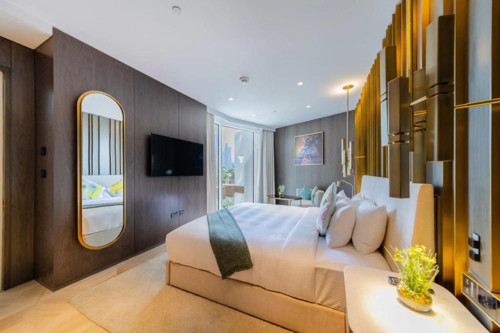 DXB - Five - 30308 - PJ