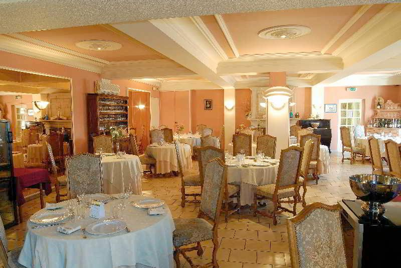 Logis Hôtel Restaurant Aux Maisons