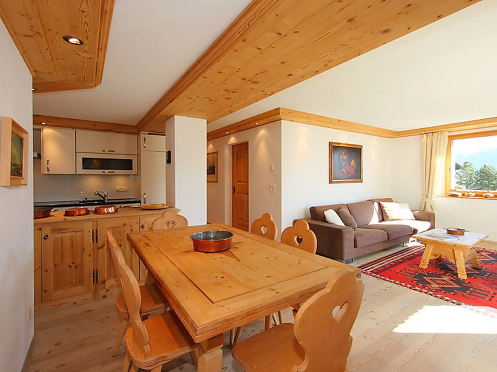 Apartment Chesa Sül Muot by Interhome