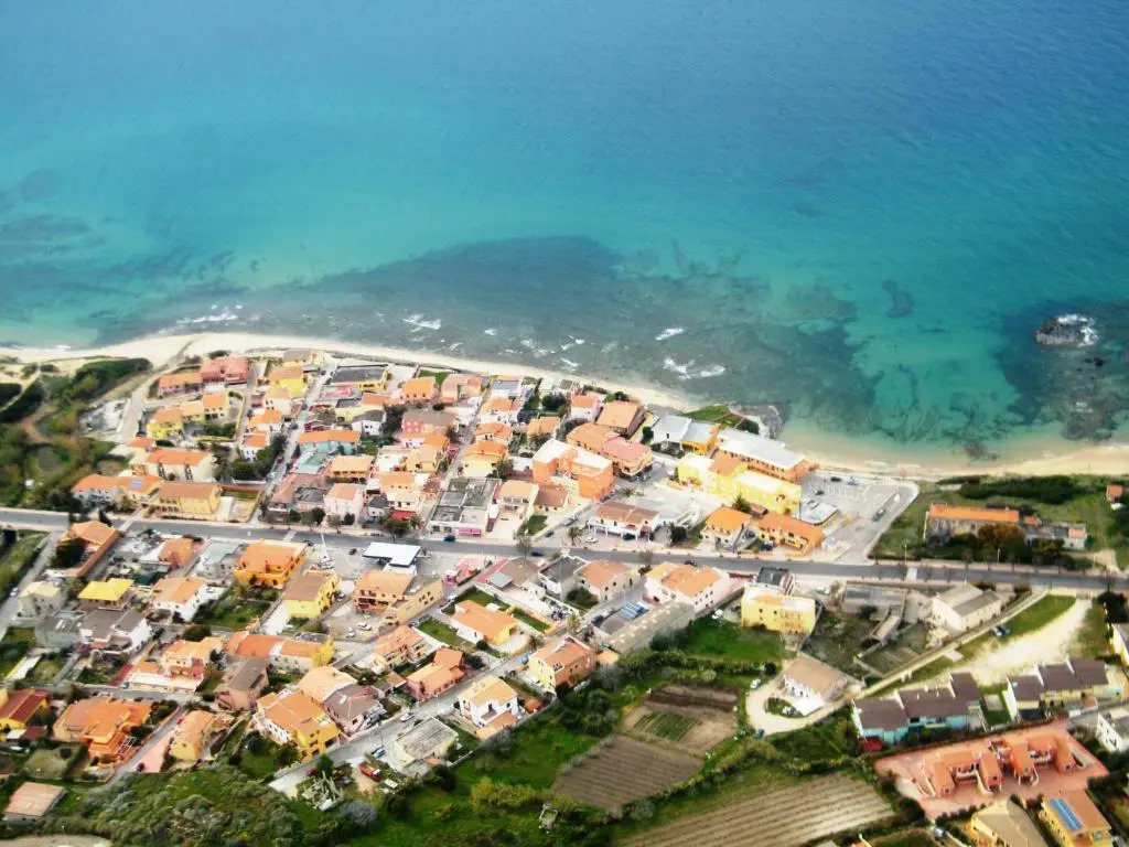 Comodo appartamento in villa 150 mt dal mare