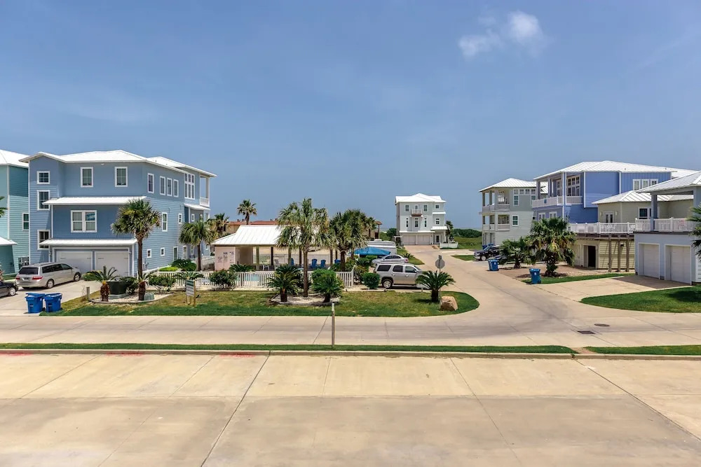 Beachy 1BR 1BA Port Aransas Condo by RedAwning
