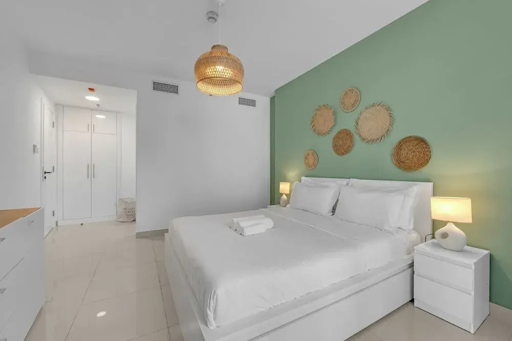 Waves - Charming Apt With Balcony, Minutes From The Beach