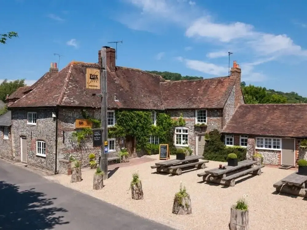 Cosy Cottage in Beautiful South Downs Walk 2 Pub