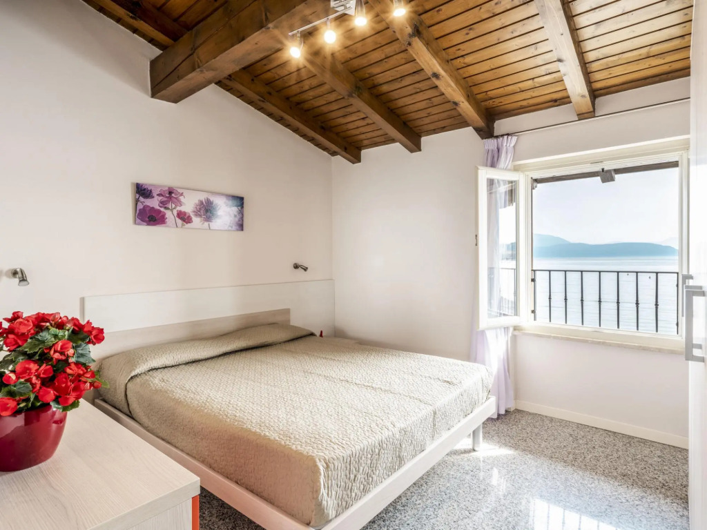 Apartment in Manerba with barbecue