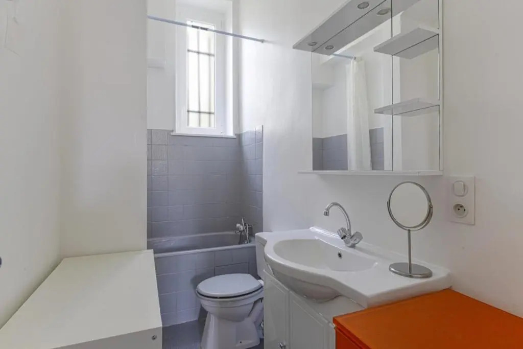Charming studio in typical residence 300 m to the beaches - Welkeys