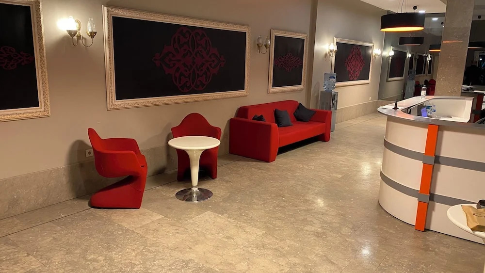 Aderans Hotel