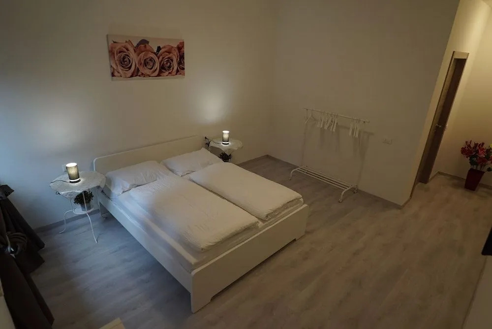 Marys Rooms & Apartments