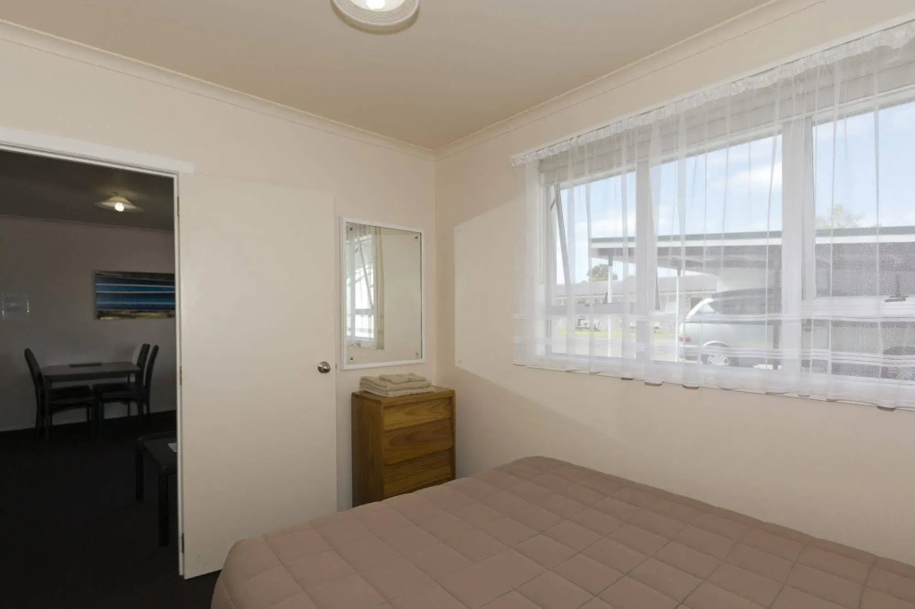 Garden Court Motel & Backpackers