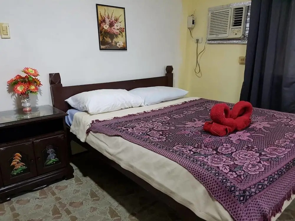 Balai Flordeliza Guest House & Garden Cafe