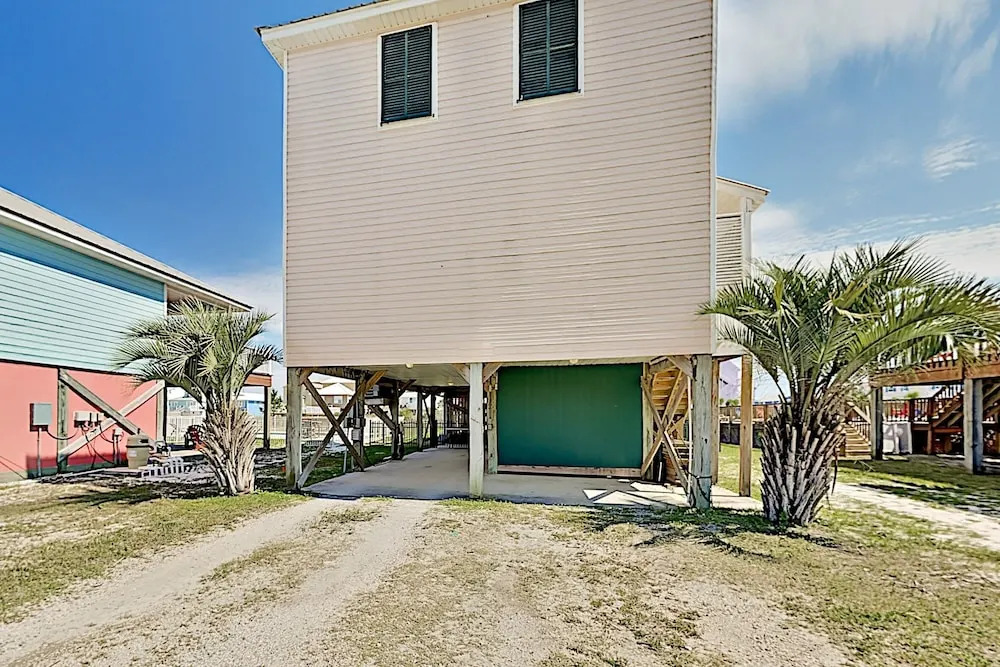 1387 W Lagoon Ave Home 3 Bedrooms 2 Bathrooms Home
