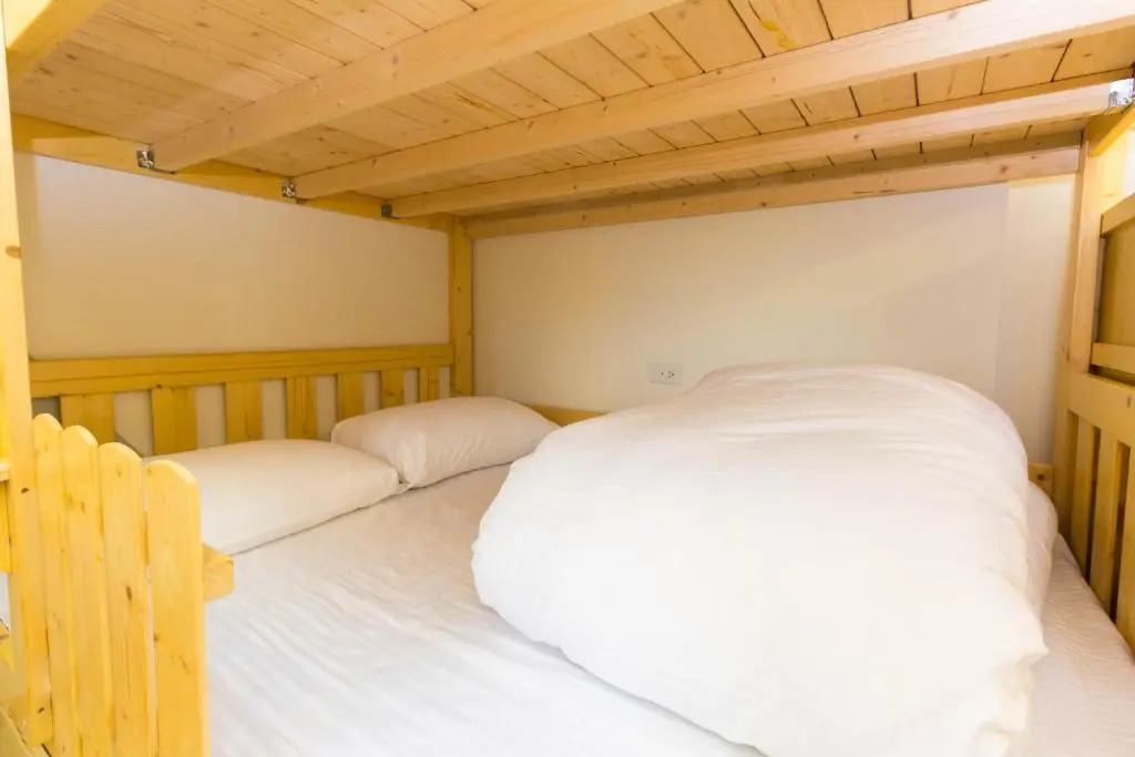 獨立空間麻雀小屋温馨4-6人溜滑梯房