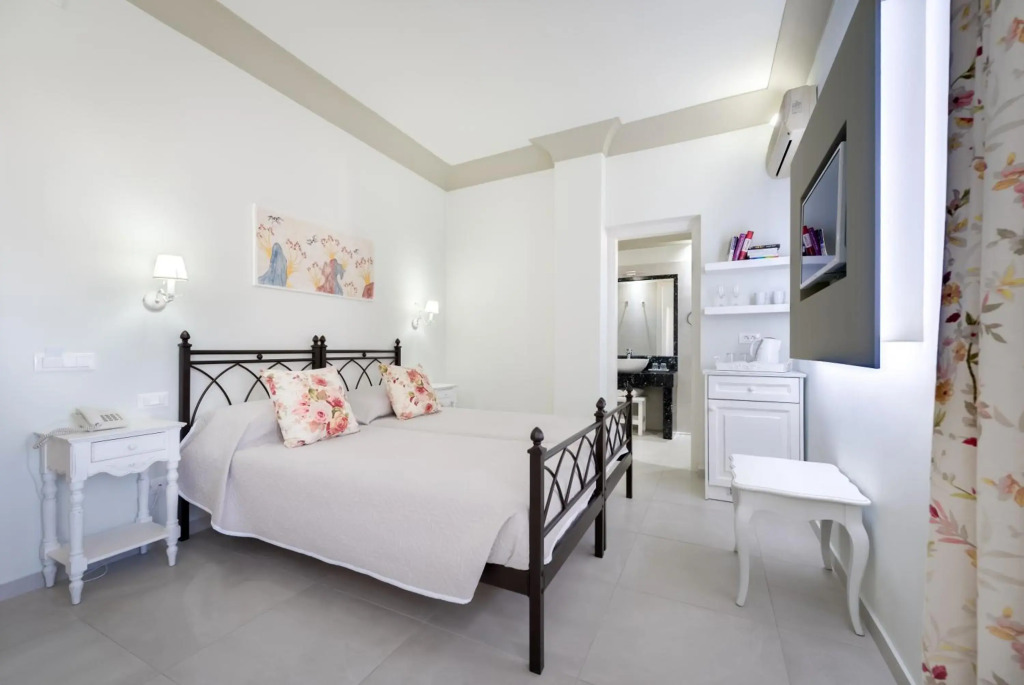 Zephyros Hotel