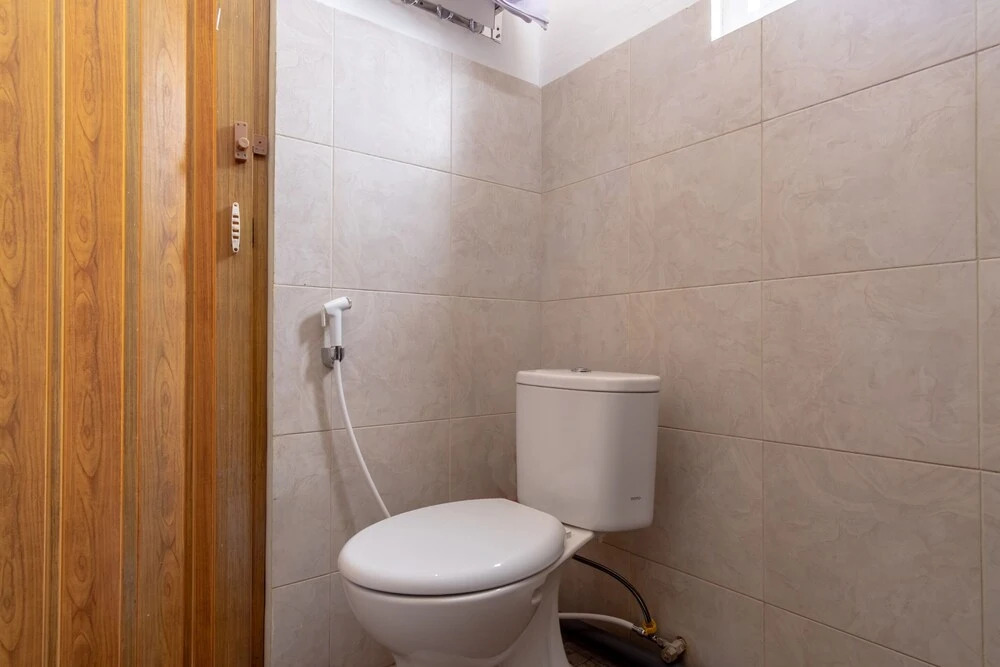 Green Elite by OYO Rooms
