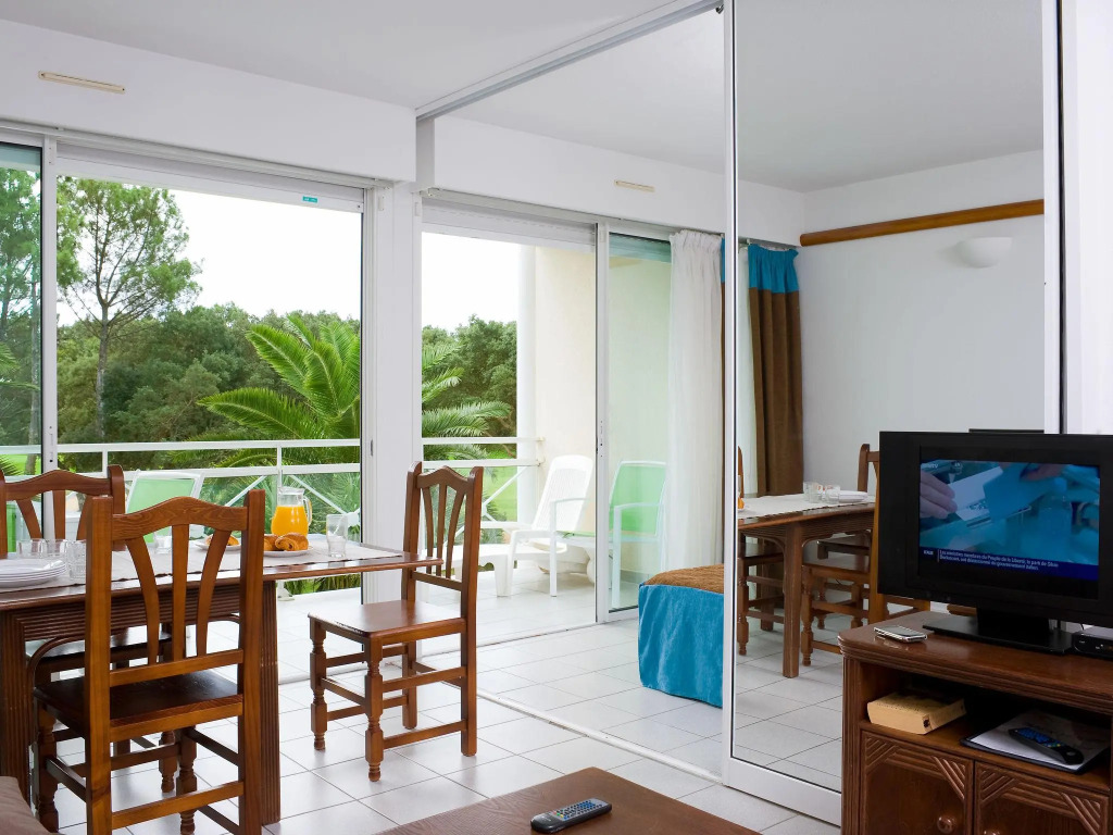 Nice apartment with a dishwasher, at 600 m. from the beach
