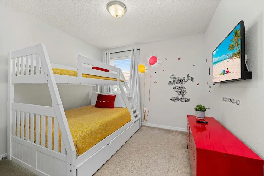 Newly Renovated! Charming Challet at Compass Bay