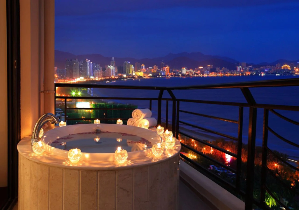 La Costa Hotel