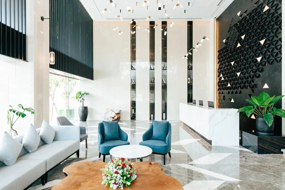 Ease Hotel