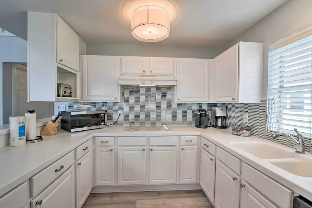 Oceanfront Galveston Home - Walk to Beach!