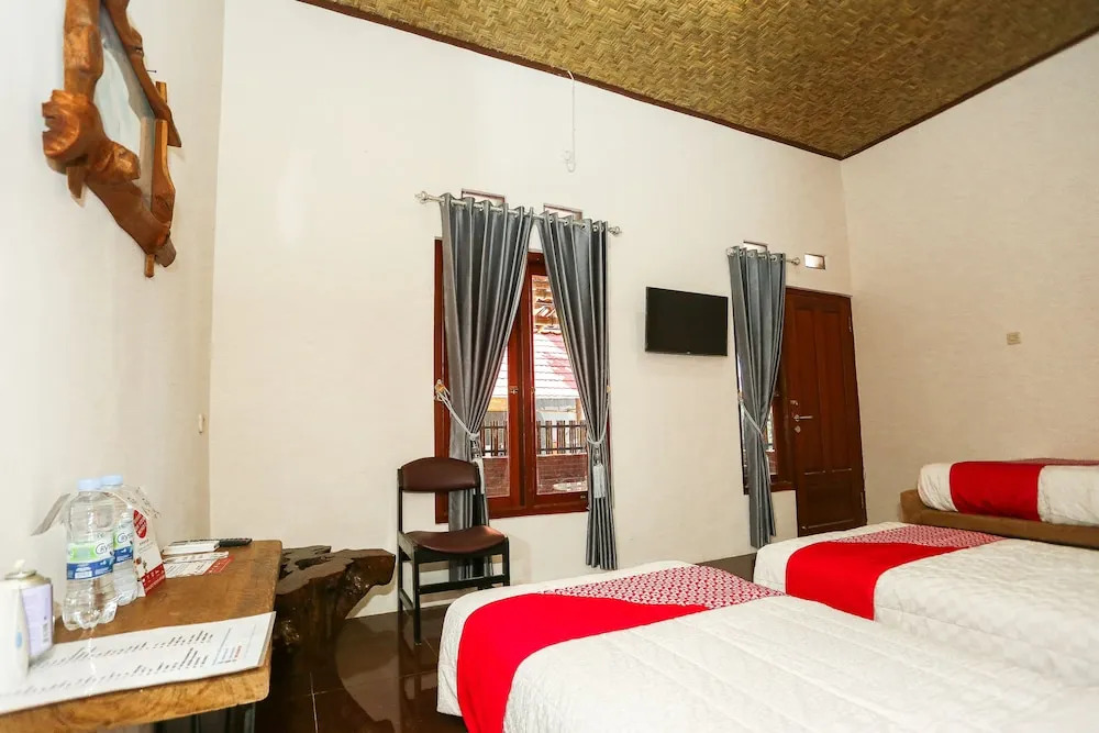 Kampoeng Osing Syariah Guesthouse by OYO Rooms
