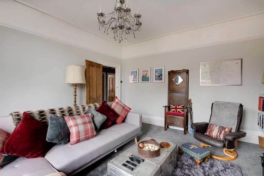 Beautiful spacious Victorian flat Central Southsea