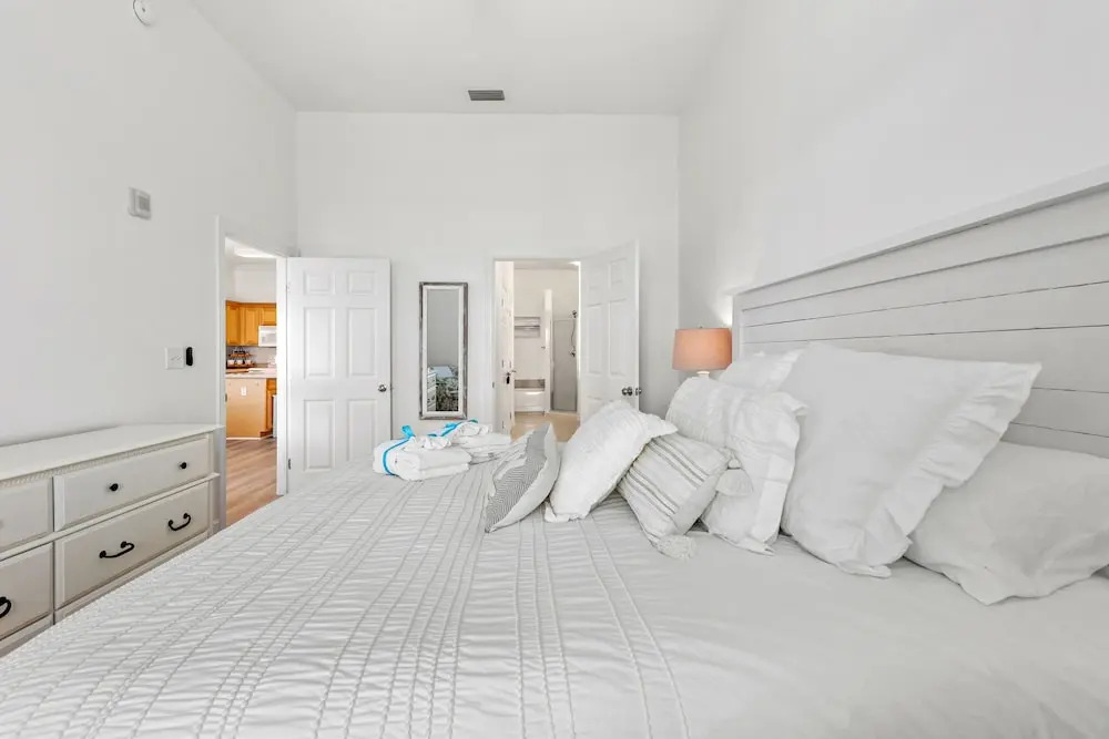 Remarkably Updated 3/2 in Seagrove Highlands - Gulf Views Sleeps 9