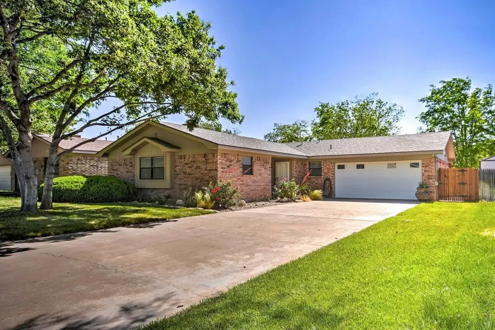 Unique Ranch-style Home < 2 Mi to Downtown!