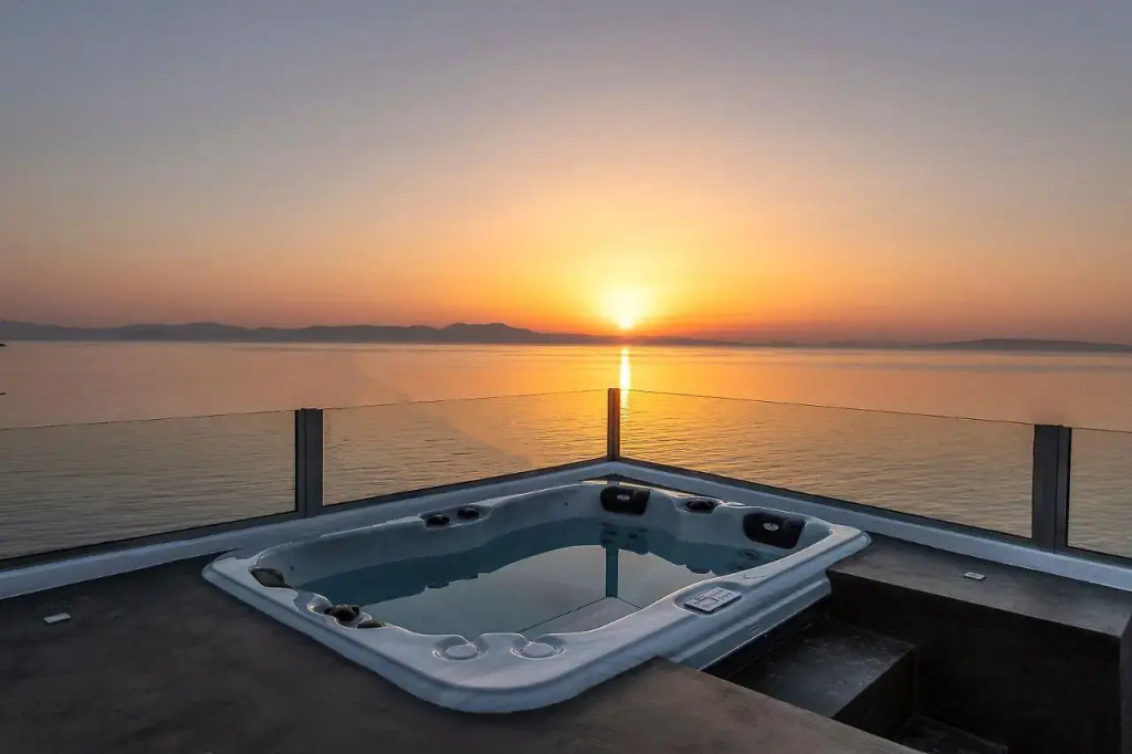 Paraskevas Beach Hotel
