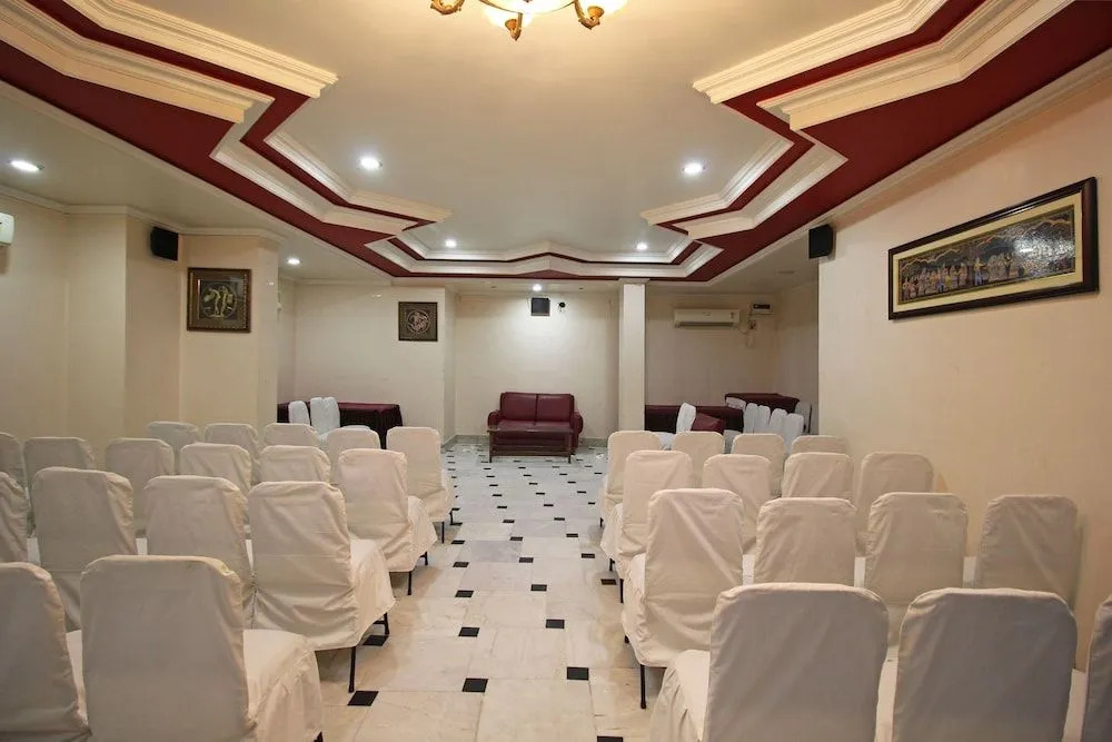 OYO 10400 Hotel The Ambassador