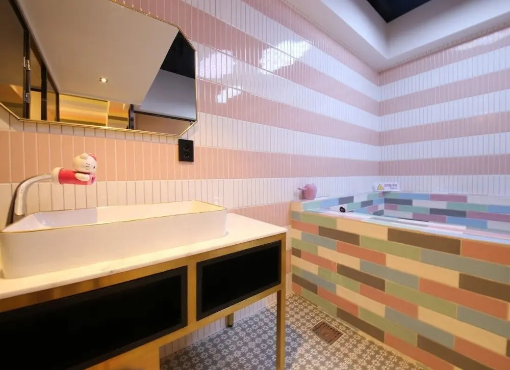 Almond Kids Hotel