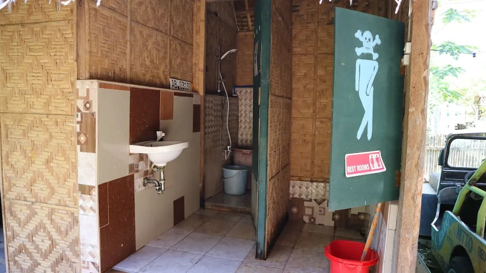 Henry's Hostel
