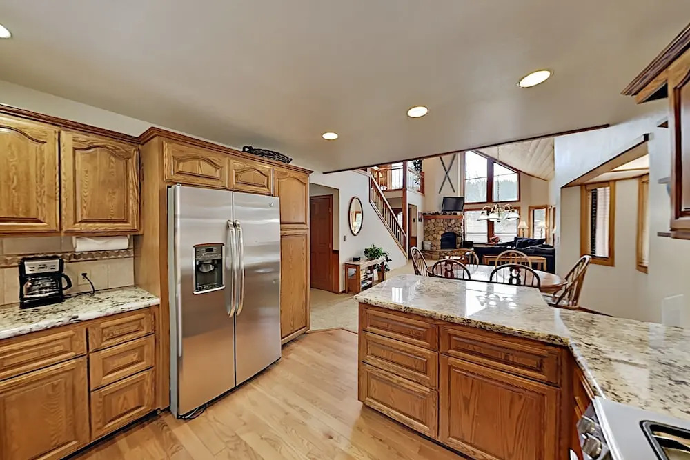 Wooded Getaway W/ 2 Living Areas & Shuttle 3 Bedroom Home